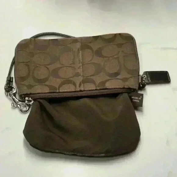 Coach Wristlet Signature Chocolate Brown Jacquard - Picture 5 of 7